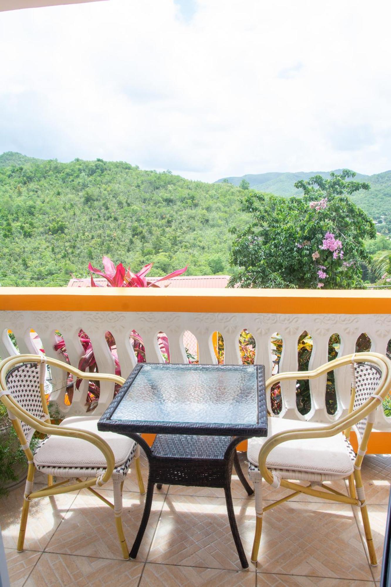 Mountain View Apartments Gros Islet Exteriör bild