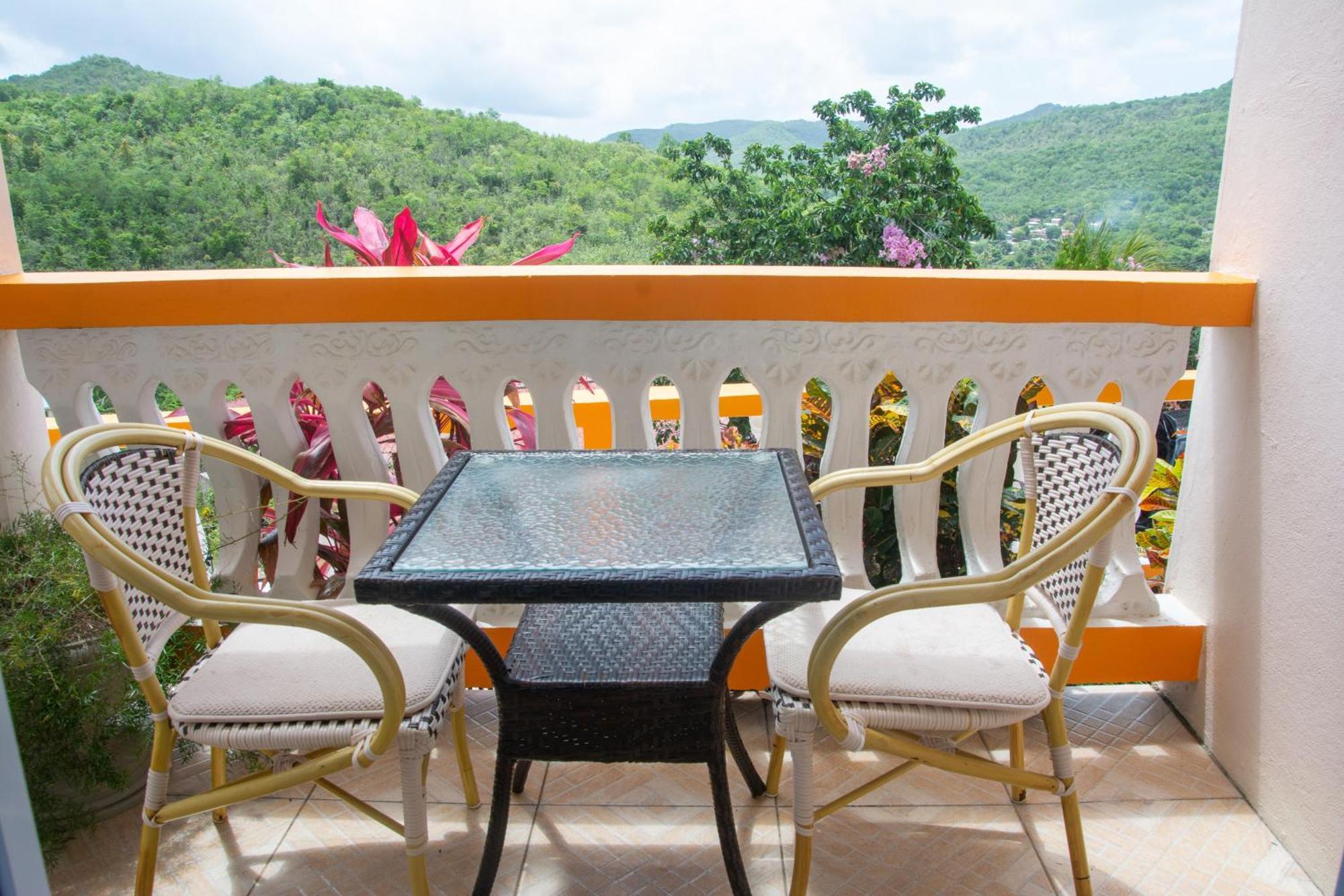 Mountain View Apartments Gros Islet Exteriör bild