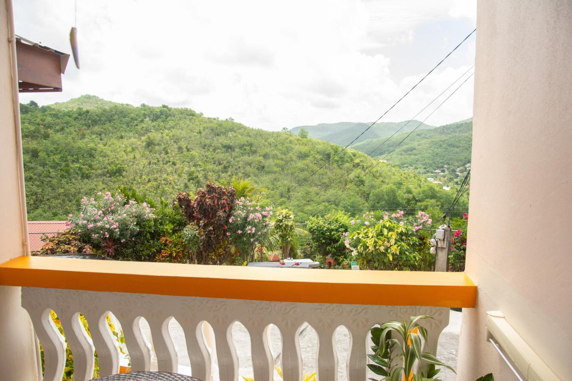 Mountain View Apartments Gros Islet Exteriör bild